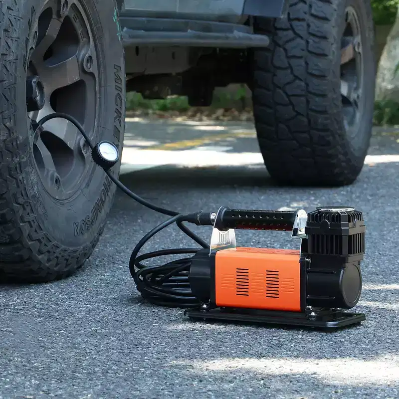 VEVOR 12V Portable Tire Inflator, 7.06CFM Heavy Duty Air Compressor, 150PSI Offroad Air Pump - Include 6.5FT Power Cord, 26FT Air Hose ,Orange&Black