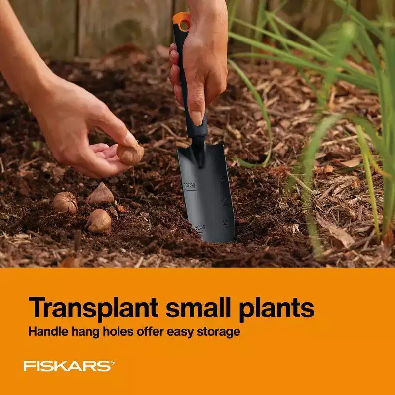 Fiskars Lightweight Transplanter Garden Tool