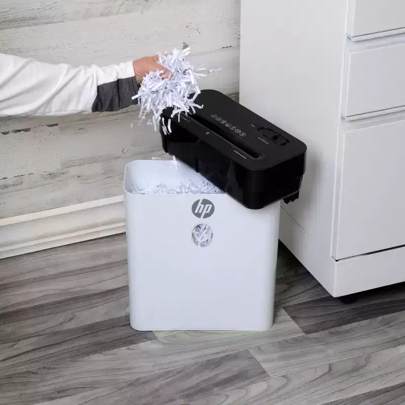 HP LC8 8-Sheet Crosscut Manual-Feed Paper Shredder with Basket, White (91011B)